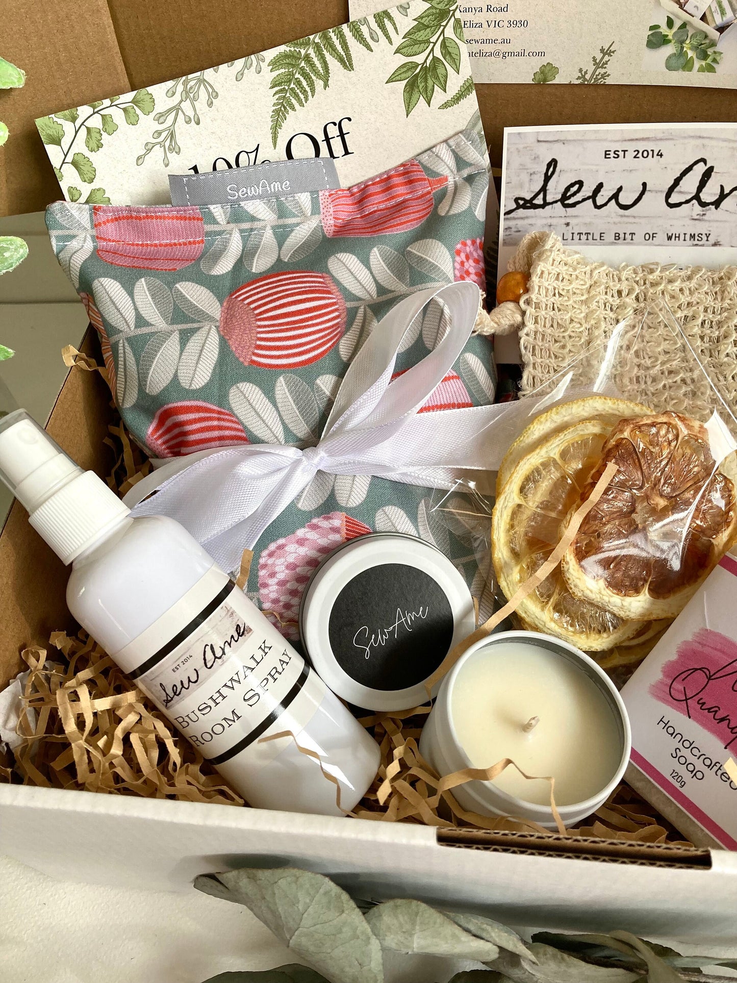Personalised Hamper for Her,Beauty Pamper Hamper for Mum, Spa and Care Pack in Native Australian Flowers Fabric